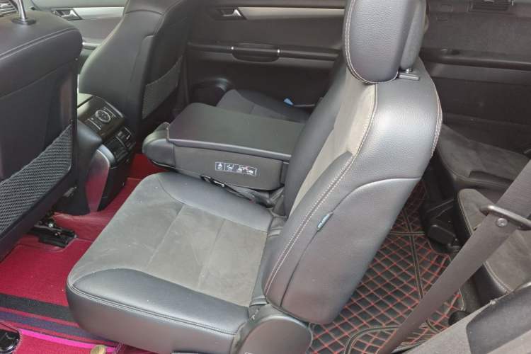 Used Mercedes-Benz R-Class 2014 R 320 4MATIC Business Model Left Rear Seat