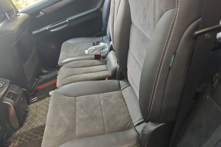 Used Mercedes-Benz R-Class 2014 R 320 4MATIC Business Model Left Rear Seat