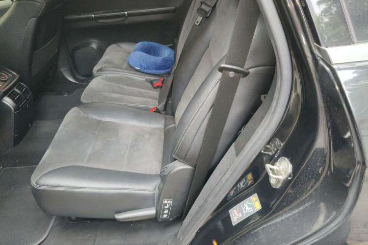 Used Mercedes-Benz R-Class 2014 R 320 4MATIC Business Model Left Rear Seat