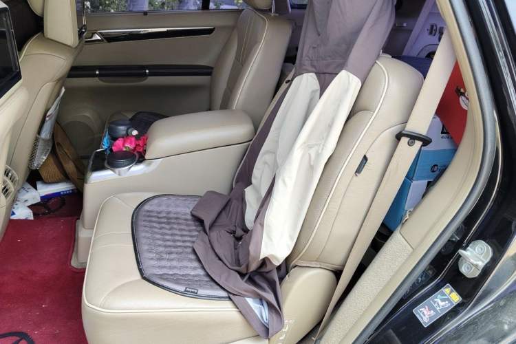 Used Mercedes-Benz R-Class 2014 R 400 4MATIC Business Model Left Rear Seat