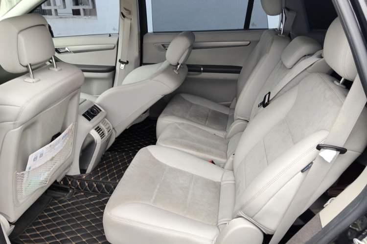 Used Mercedes-Benz R-Class 2014 R 320 4MATIC Business Model Left Rear Seat