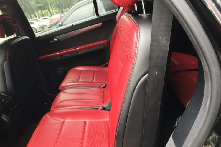 Used Mercedes-Benz R-Class 2014 R 320 4MATIC Business Model Left Rear Seat