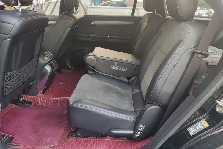 Used Mercedes-Benz R-Class 2014 R 320 4MATIC Business Model Left Rear Seat