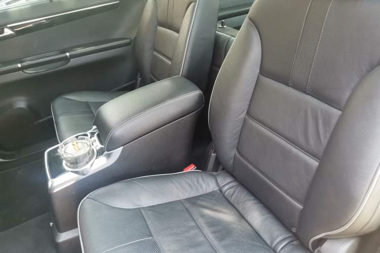 Used Mercedes-Benz R-Class 2014 R 400 4MATIC Business Model Left Rear Seat