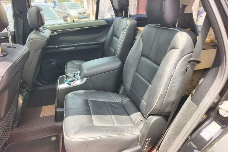Used Mercedes-Benz R-Class 2014 R 320 4MATIC Luxury Model Left Rear Seat