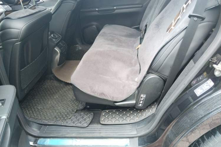 Used Mercedes-Benz R-Class 2014 R 320 4MATIC Business Model Left Rear Seat
