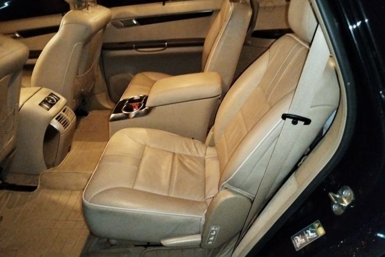 Used Mercedes-Benz R-Class 2014 R 320 4MATIC Luxury Model Left Rear Seat