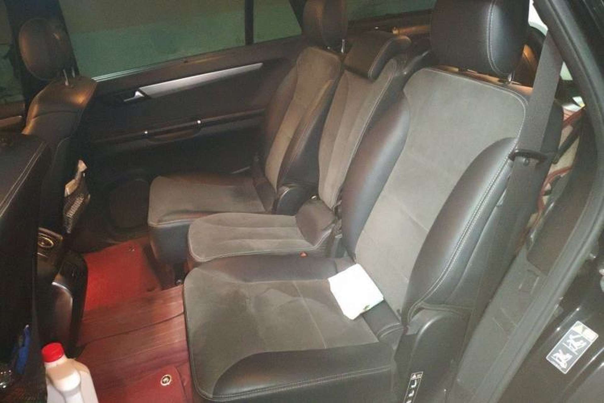 Used Mercedes-Benz R-Class 2014 R 320 4MATIC Luxury Model Left Rear Seat