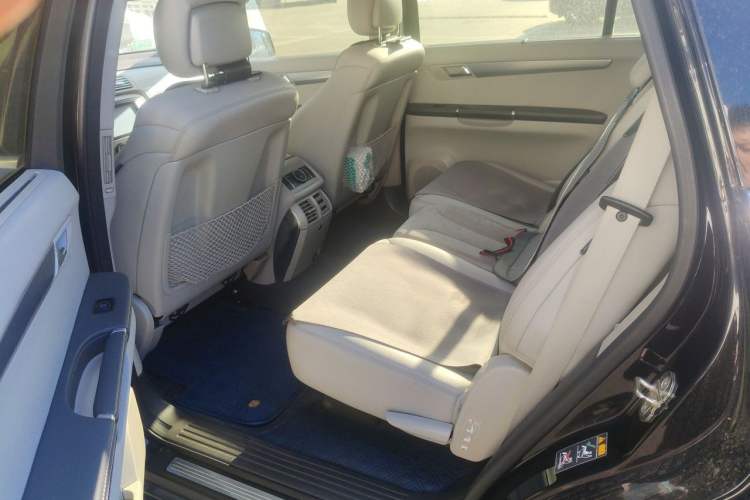 Used Mercedes-Benz R-Class 2014 R 320 4MATIC Business Model Left Rear Seat
