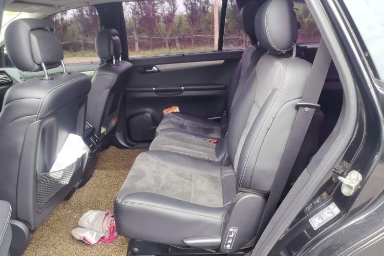 Used Mercedes-Benz R-Class 2014 R 320 4MATIC Business Model Left Rear Seat