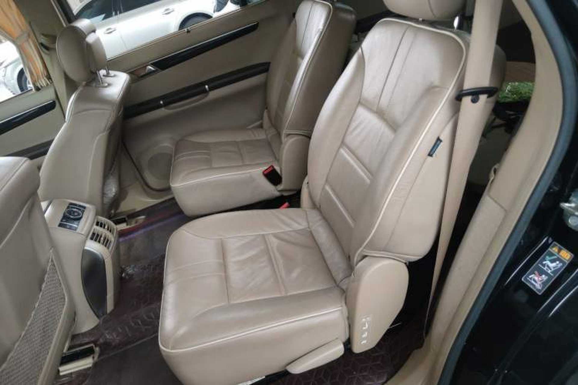 Used Mercedes-Benz R-Class 2014 R 400 4MATIC Business Model Left Rear Seat