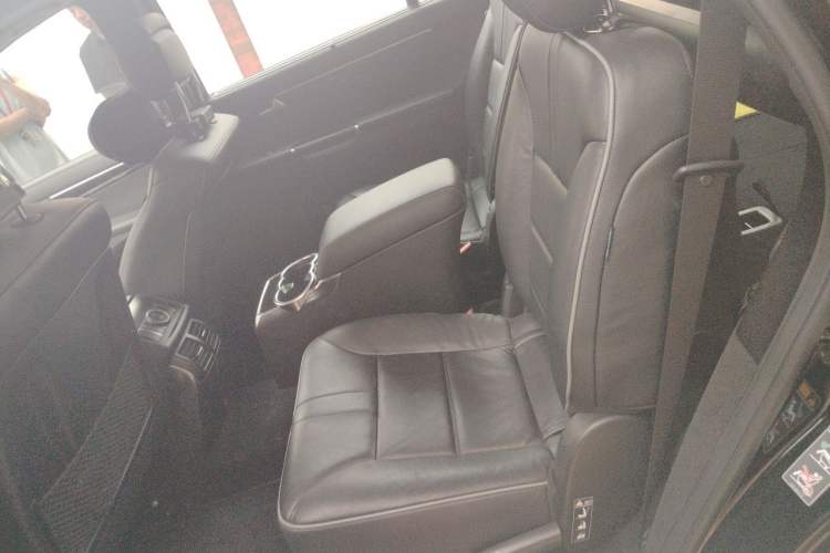 Used Mercedes-Benz R-Class 2014 R 400 4MATIC Business Model Left Rear Seat