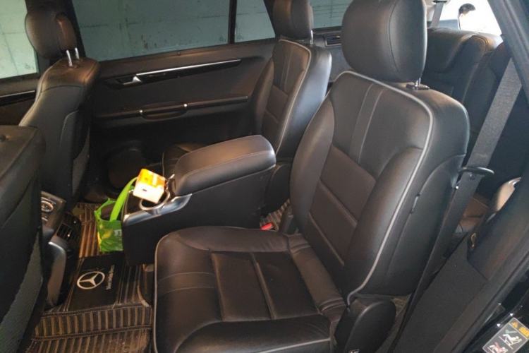 Used Mercedes-Benz R-Class 2014 R 400 4MATIC Business Model Left Rear Seat