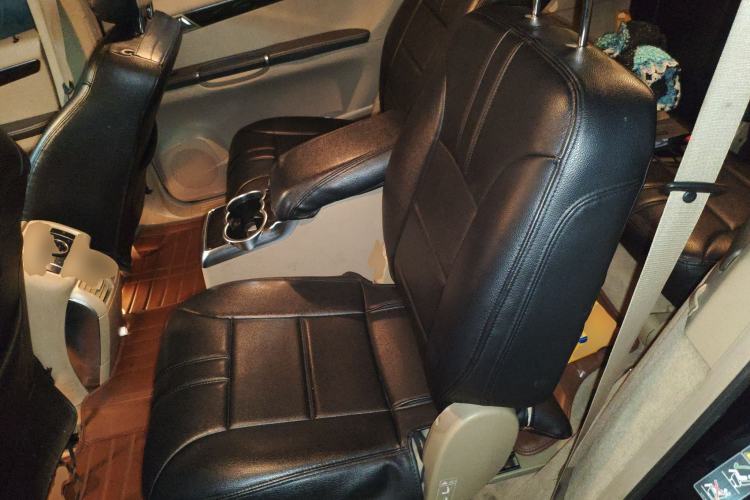 Used Mercedes-Benz R-Class 2014 R 400 4MATIC Business Model Left Rear Seat