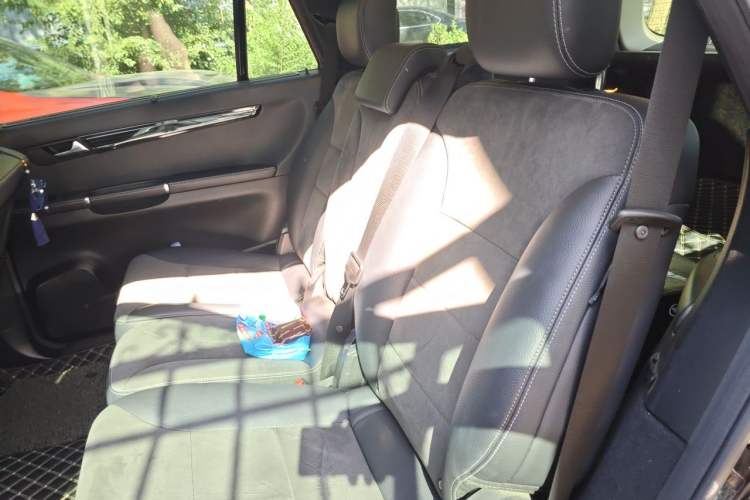 Used Mercedes-Benz R-Class 2014 R 320 4MATIC Business Model Left Rear Seat