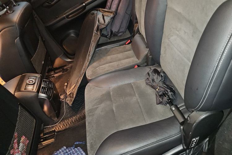 Used Mercedes-Benz R-Class 2014 R 320 4MATIC Business Model Left Rear Seat