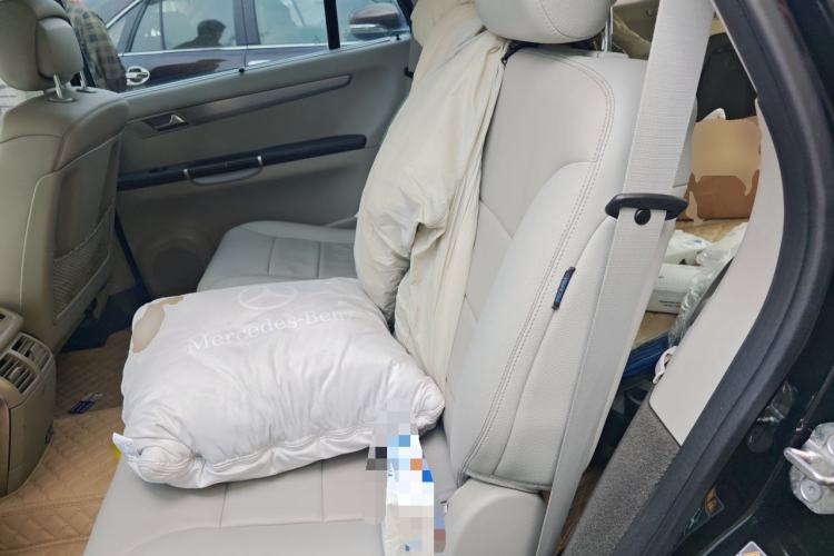 Used Mercedes-Benz R-Class 2014 R 320 4MATIC Business Model Left Rear Seat