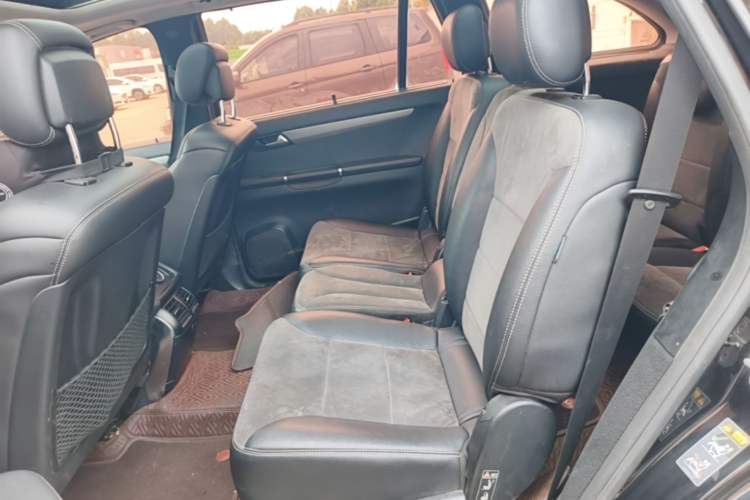 Used Mercedes-Benz R-Class 2014 R 320 4MATIC Business Model Left Rear Seat