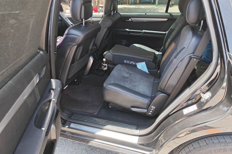 Used Mercedes-Benz R-Class 2014 R 320 4MATIC Business Model Left Rear Seat