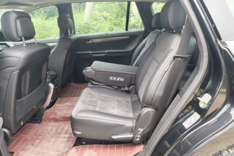 Used Mercedes-Benz R-Class 2014 R 320 4MATIC Business Model Left Rear Seat