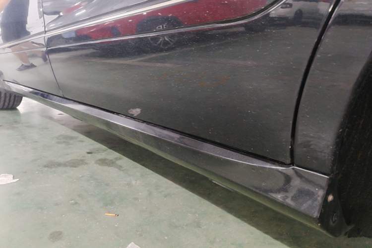 Used Mercedes-Benz R-Class 2014 R 320 4MATIC Business Model Left Side Sill