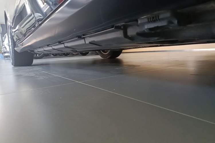 Used Mercedes-Benz R-Class 2014 R 320 4MATIC Business Model Left Side Sill