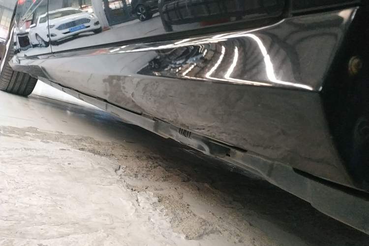 Used Mercedes-Benz R-Class 2014 R 320 4MATIC Luxury Model Left Side Sill