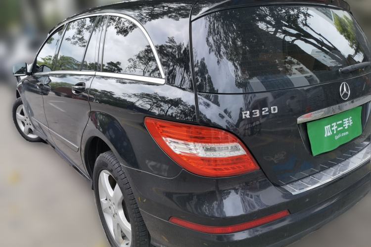 Used Mercedes-Benz R-Class 2014 R 320 4MATIC Luxury Model Rear Left 45 Deg
