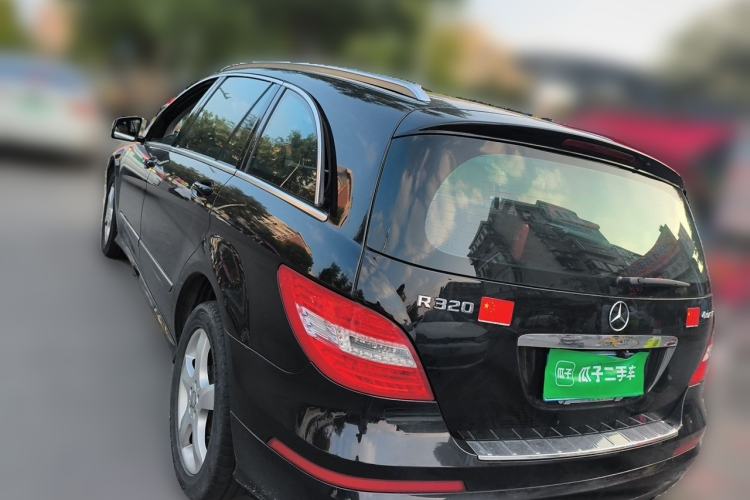 Used Mercedes-Benz R-Class 2014 R 320 4MATIC Luxury Model Rear Left 45 Deg