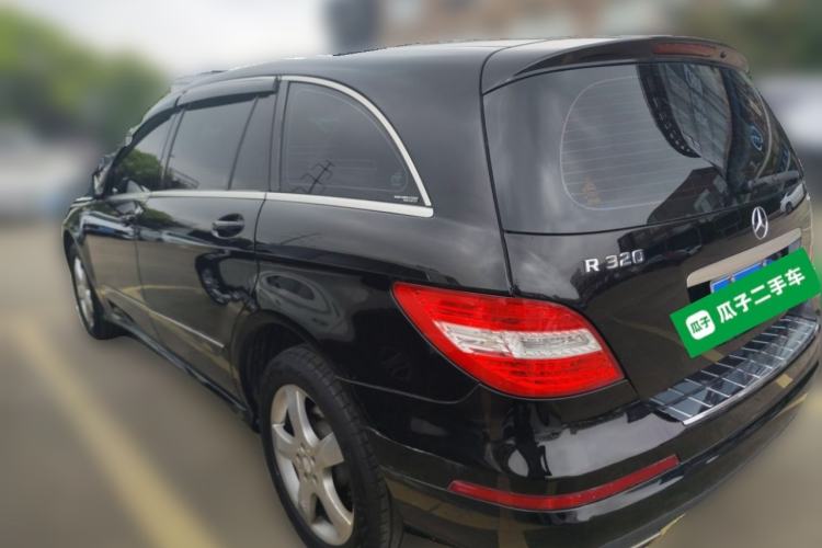 Used Mercedes-Benz R-Class 2014 R 320 4MATIC Luxury Model Rear Left 45 Deg