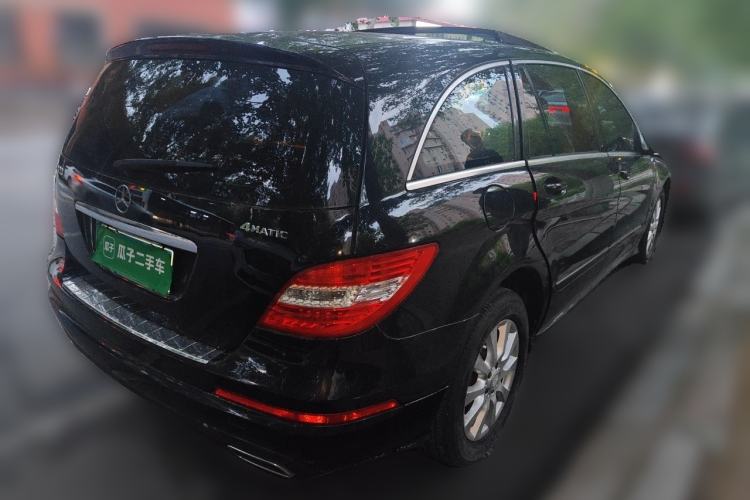Used Mercedes-Benz R-Class 2014 R 320 4MATIC Luxury Model Rear Right 45 Deg