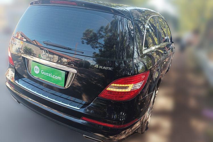 Used Mercedes-Benz R-Class 2014 R 320 4MATIC Luxury Model Rear Right 45 Deg