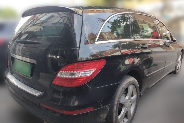 Used Mercedes-Benz R-Class 2014 R 320 4MATIC Luxury Model Rear Right 45 Deg