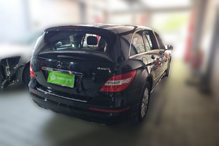 Used Mercedes-Benz R-Class 2014 R 320 4MATIC Business Model Rear Right 45 Deg