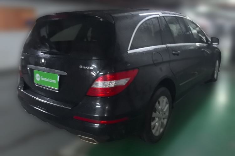 Used Mercedes-Benz R-Class 2014 R 320 4MATIC Luxury Model Rear Right 45 Deg