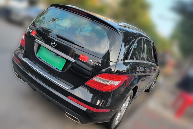Used Mercedes-Benz R-Class 2014 R 320 4MATIC Luxury Model Rear Right 45 Deg
