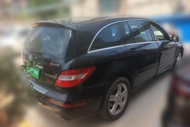 Used Mercedes-Benz R-Class 2014 R 320 4MATIC Luxury Model Rear Right 45 Deg