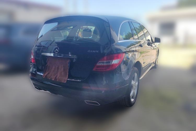 Used Mercedes-Benz R-Class 2014 R 320 4MATIC Luxury Model Rear Right 45 Deg