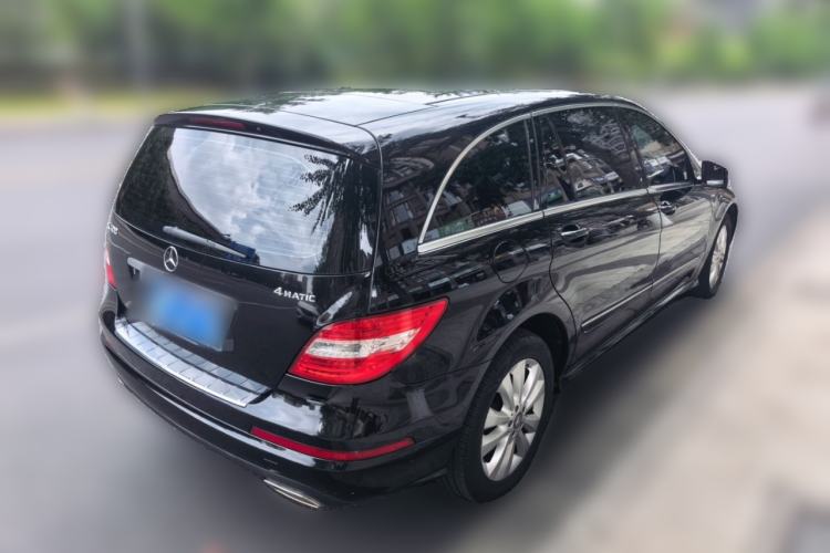 Used Mercedes-Benz R-Class 2014 R 400 4MATIC Luxury Model Rear Right 45 Deg
