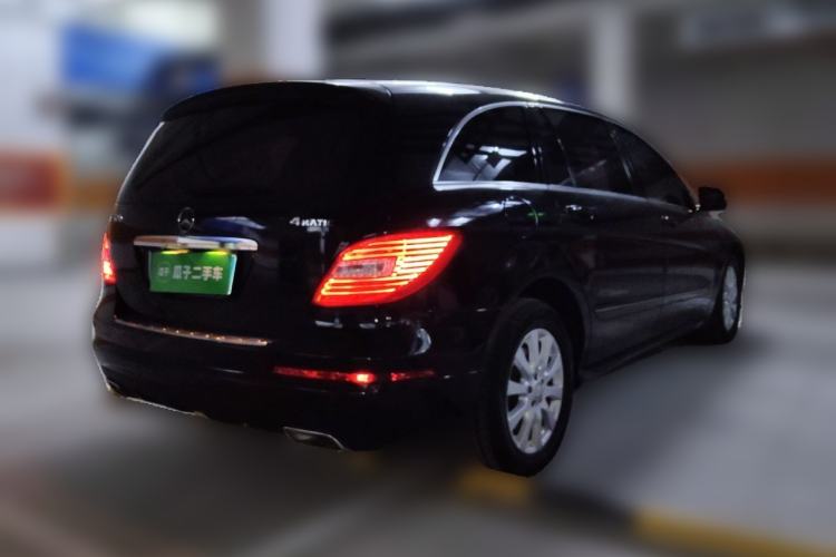 Used Mercedes-Benz R-Class 2014 R 320 4MATIC Luxury Model Rear Right 45 Deg