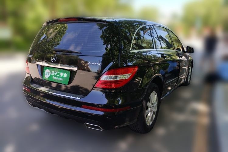 Used Mercedes-Benz R-Class 2014 R 320 4MATIC Luxury Model Rear Right 45 Deg