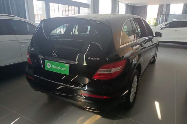 Used Mercedes-Benz R-Class 2014 R 320 4MATIC Business Model Rear Right 45 Deg