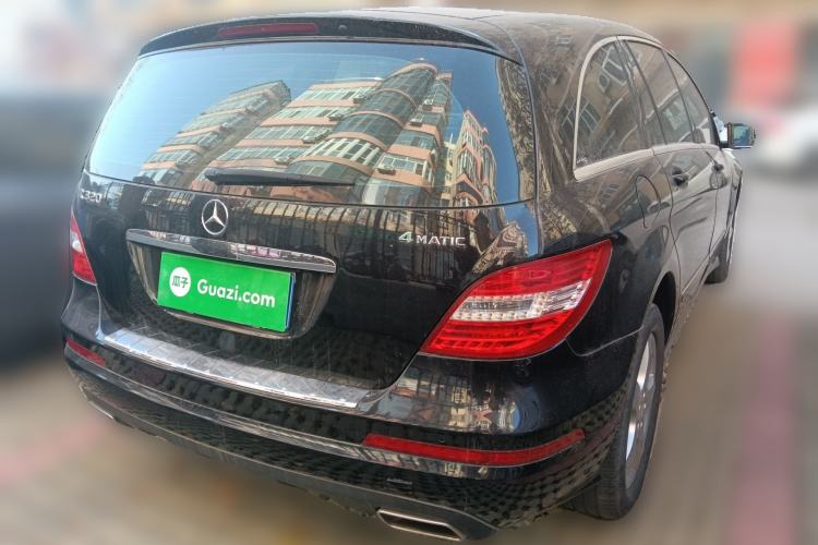 Used Mercedes-Benz R-Class 2014 R 320 4MATIC Luxury Model Rear Right 45 Deg