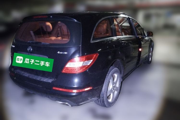 Used Mercedes-Benz R-Class 2014 R 320 4MATIC Luxury Model Rear Right 45 Deg