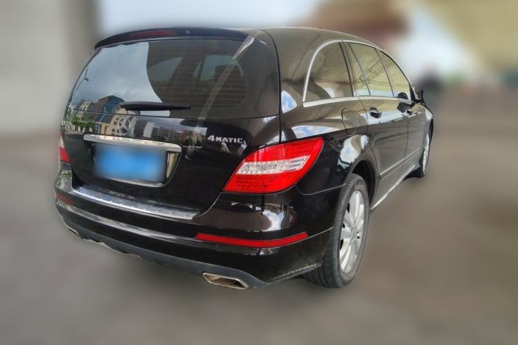 Used Mercedes-Benz R-Class 2014 R 400 4MATIC Luxury Model Rear Right 45 Deg