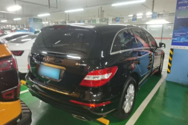 Used Mercedes-Benz R-Class 2014 R 320 4MATIC Business Model Rear Right 45 Deg