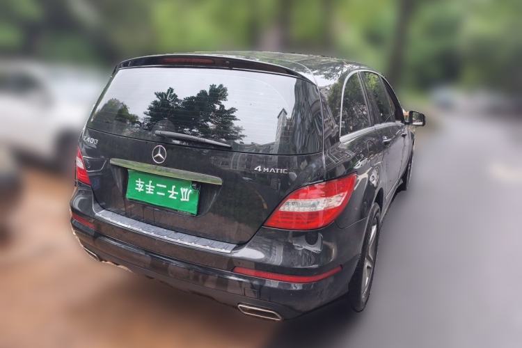 Used Mercedes-Benz R-Class 2014 R 400 4MATIC Luxury Model Rear Right 45 Deg