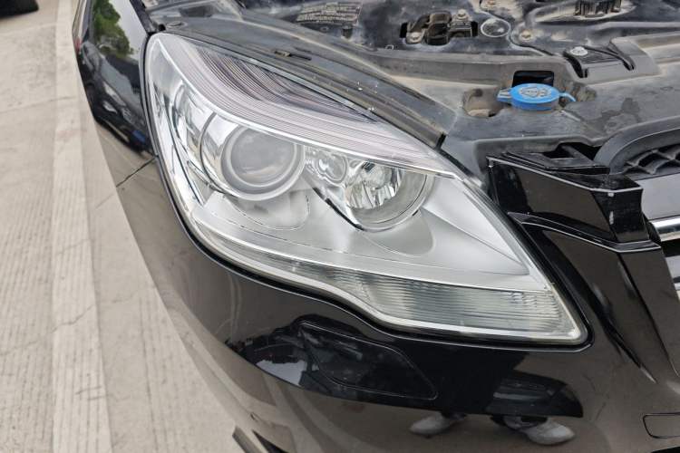 Used Mercedes-Benz R-Class 2014 R 320 4MATIC Business Model Right Front Headlight