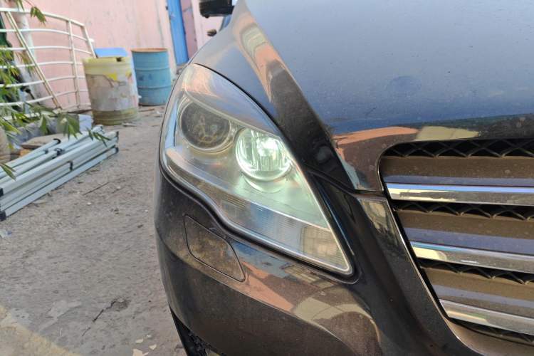 Used Mercedes-Benz R-Class 2014 R 320 4MATIC Luxury Model Right Front Headlight