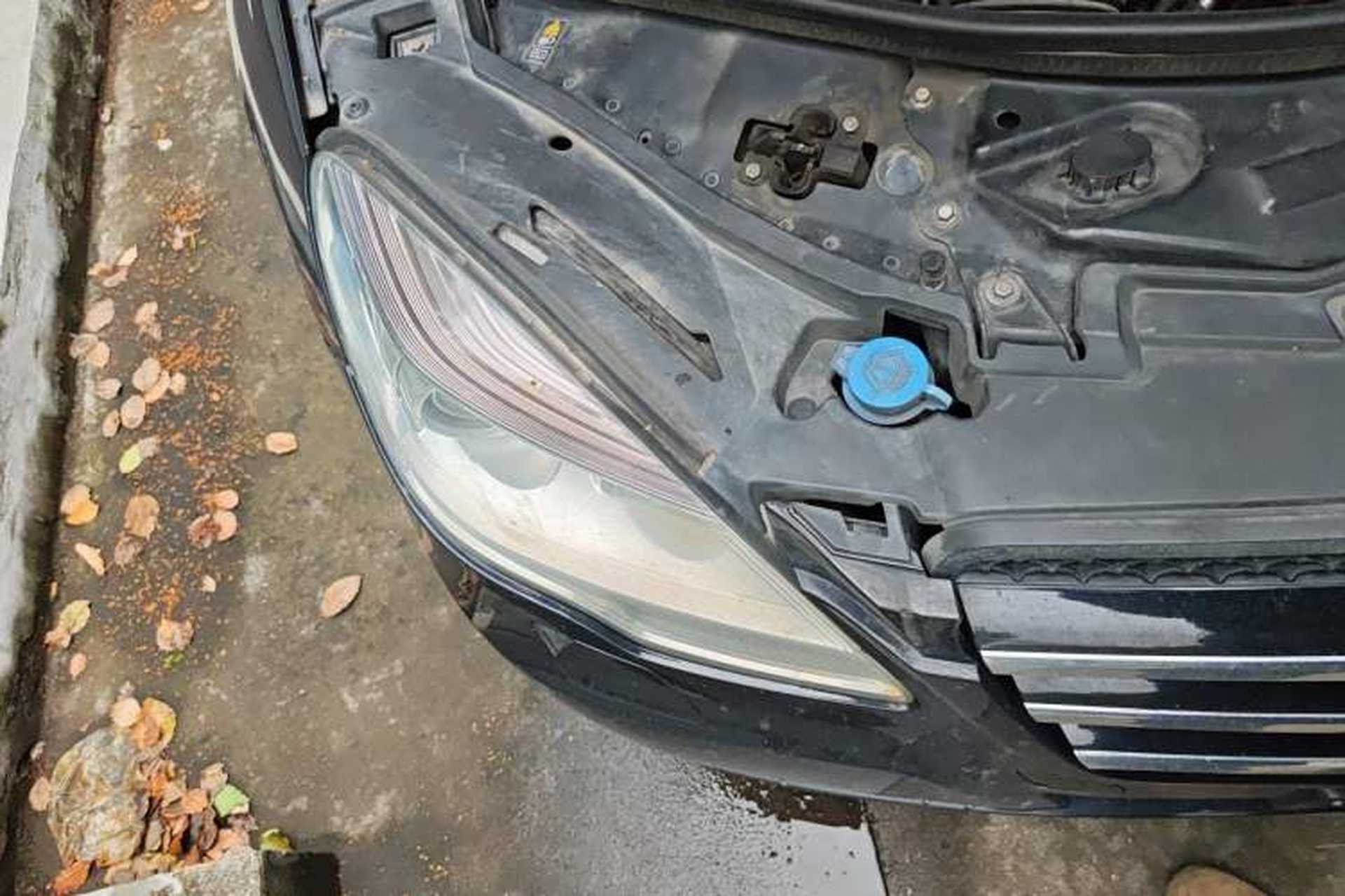 Used Mercedes-Benz R-Class 2014 R 320 4MATIC Luxury Model Right Front Headlight